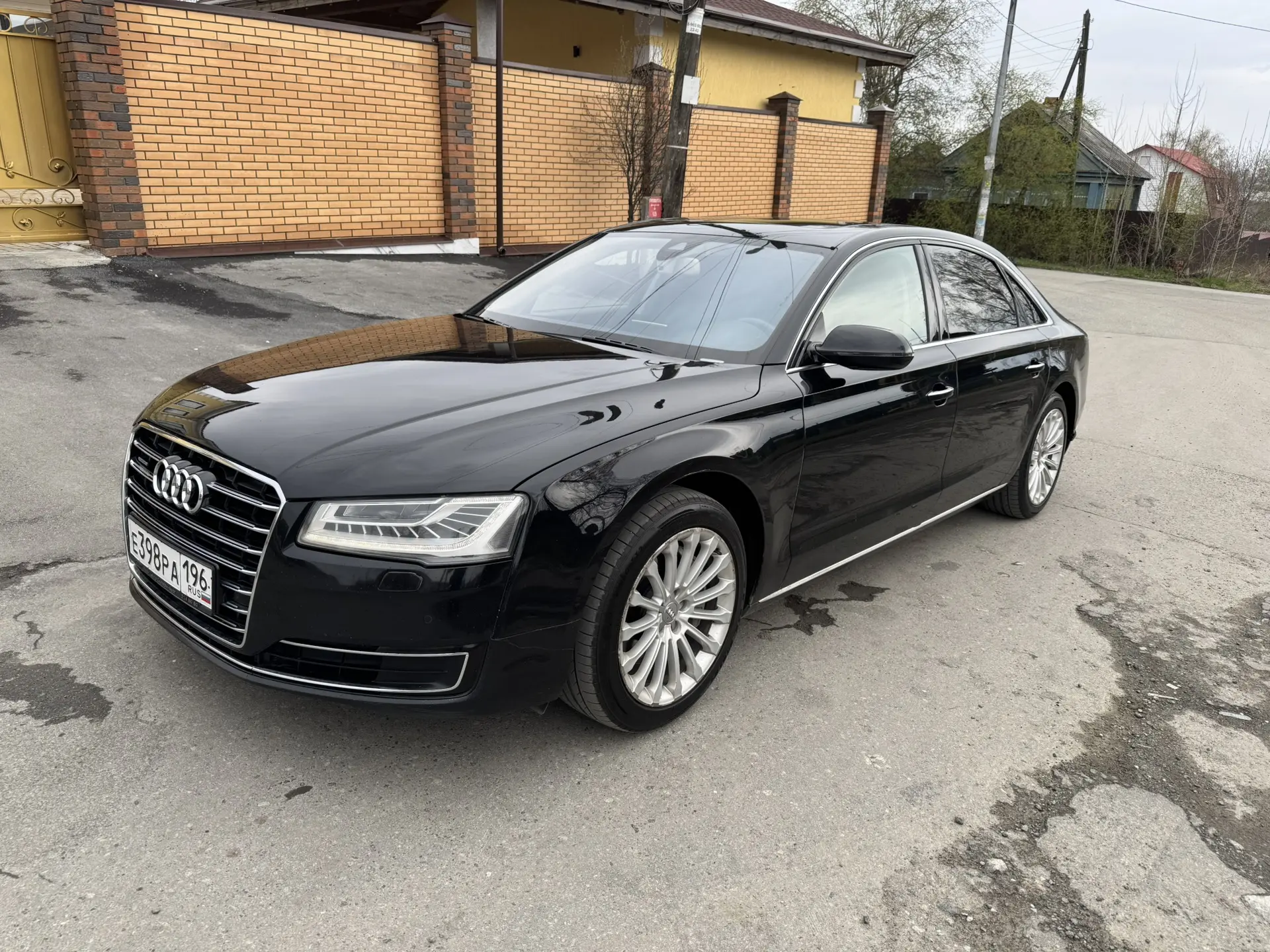 Выкупленный автомобиль Audi A8 2016 года