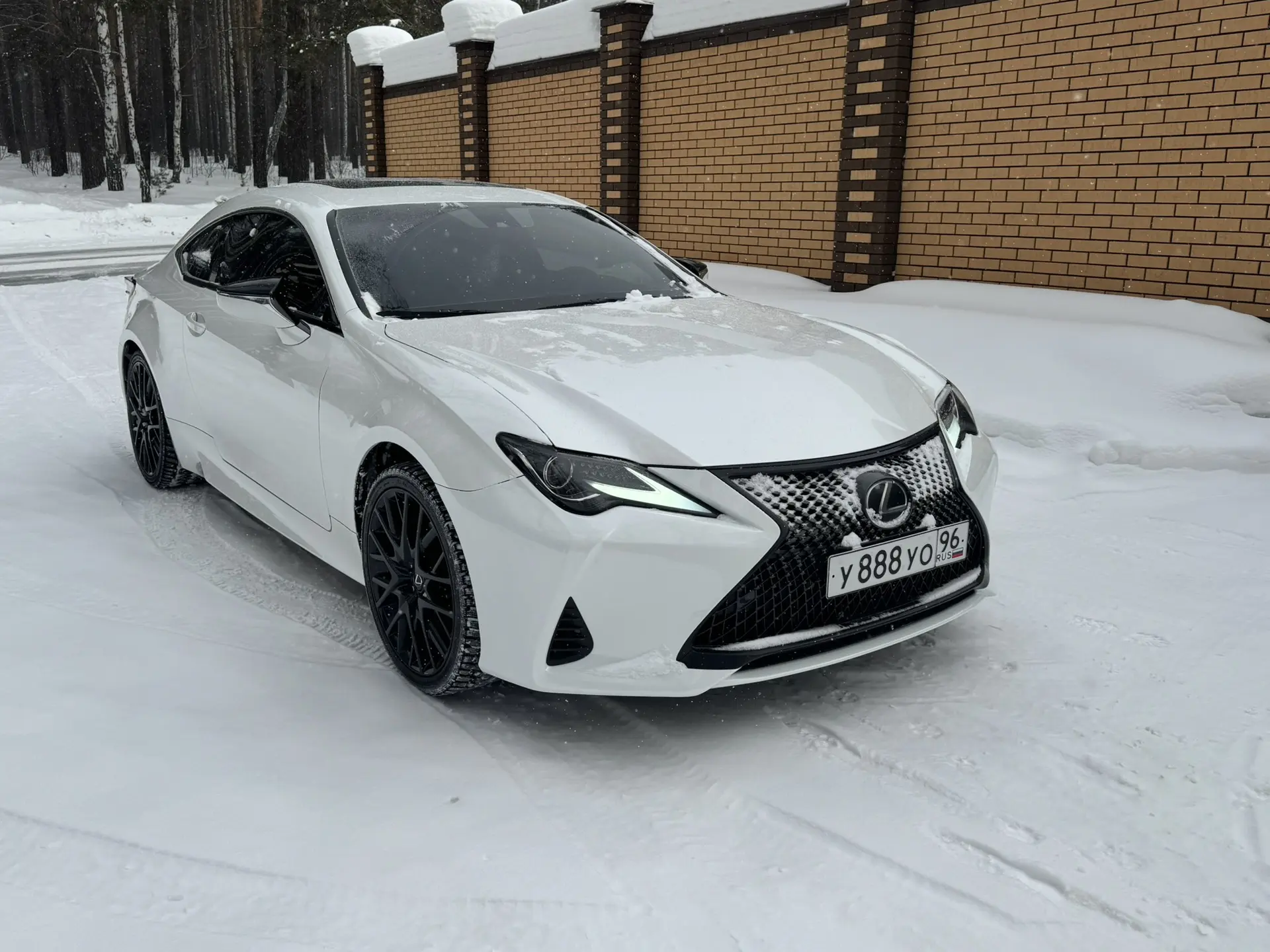 Выкупленный автомобиль Lexus RC 300 2020 года
